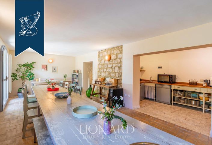 Image No.15-11 Bed Farmhouse for sale