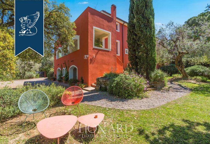 Image No.9-11 Bed Farmhouse for sale