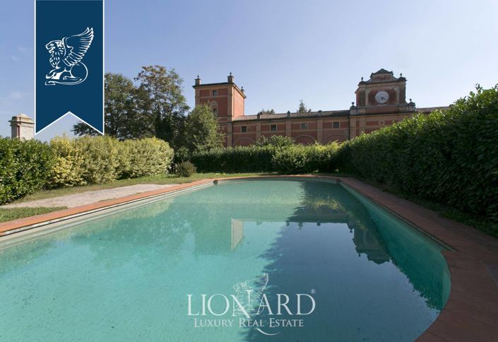 Image No.22-20 Bed Villa for sale