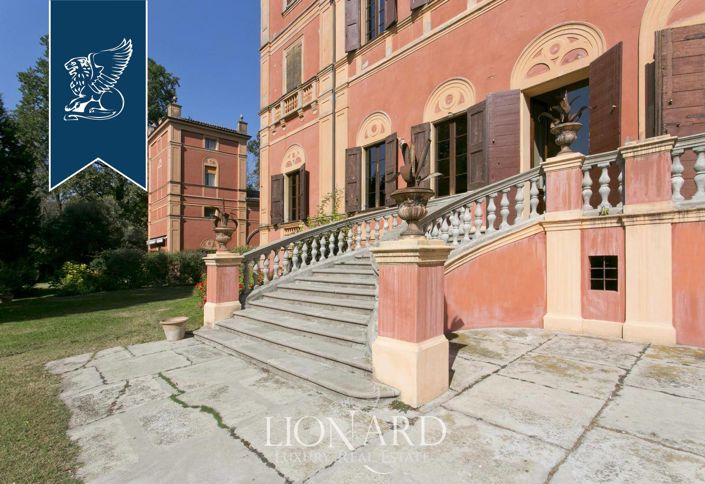Image No.27-20 Bed Villa for sale