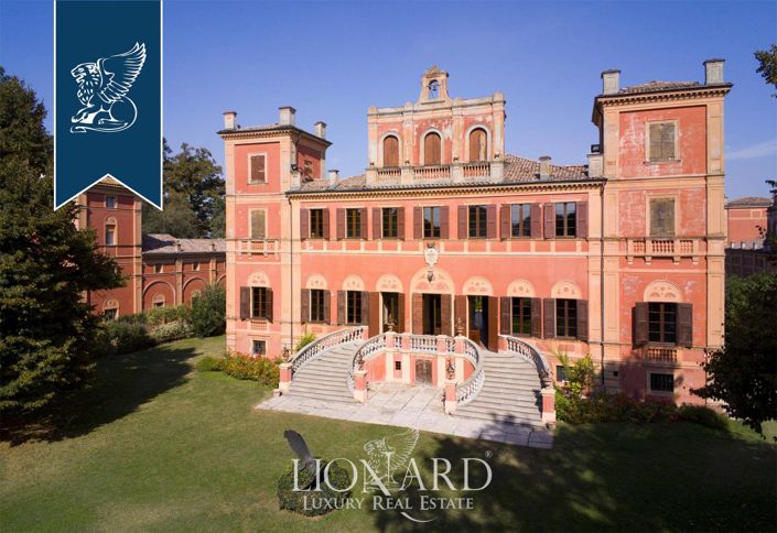 Image No.4-20 Bed Villa for sale