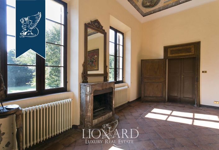 Image No.40-20 Bed Villa for sale