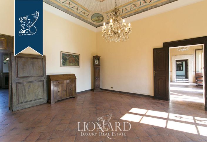 Image No.41-20 Bed Villa for sale