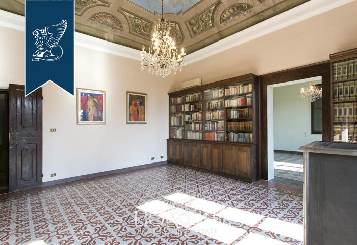 Image No.44-20 Bed Villa for sale
