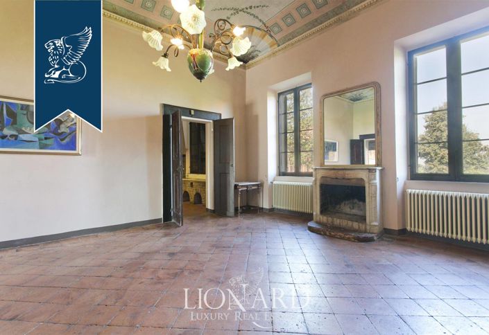 Image No.47-20 Bed Villa for sale