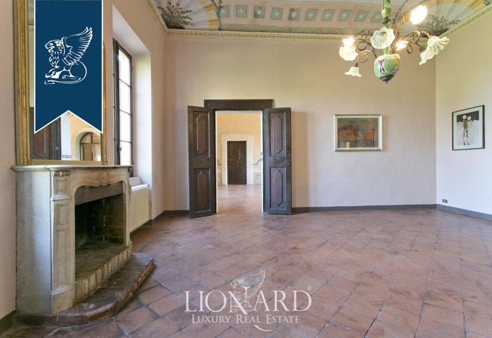 Image No.48-20 Bed Villa for sale