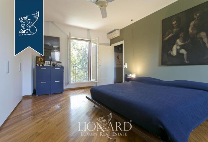 Image No.55-20 Bed Villa for sale