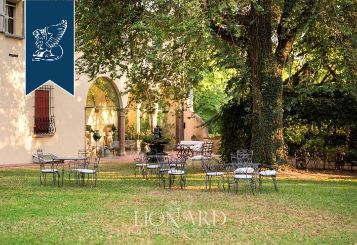 Image No.6-9 Bed Villa for sale
