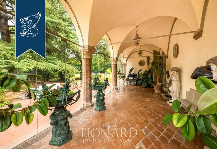 Image No.8-9 Bed Villa for sale