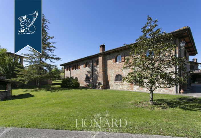 Image No.16-11 Bed Villa for sale