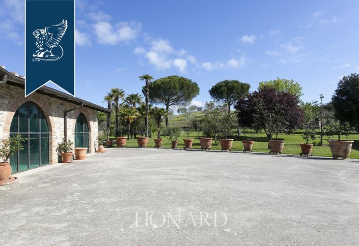 Image No.20-11 Bed Villa for sale