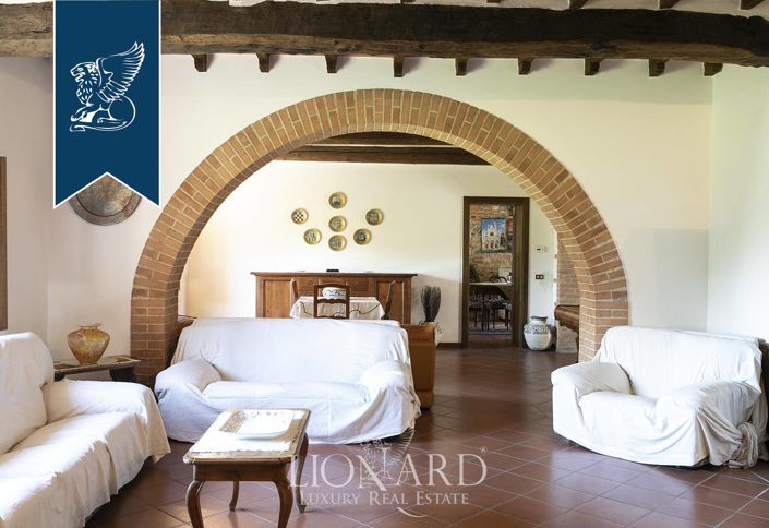 Image No.29-11 Bed Villa for sale