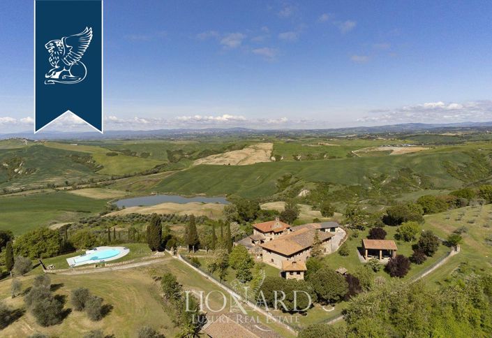 Image No.5-11 Bed Villa for sale
