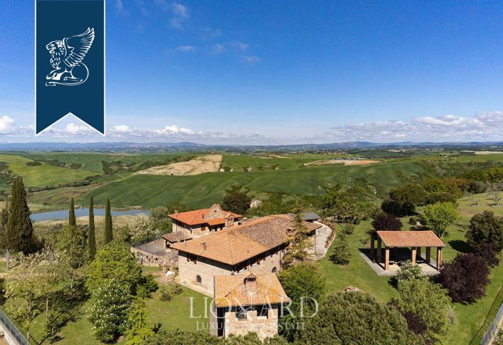 Image No.6-11 Bed Villa for sale