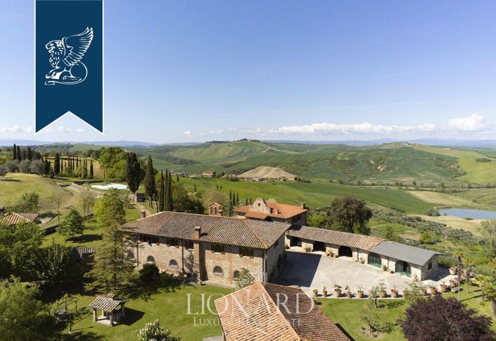 Image No.7-11 Bed Villa for sale