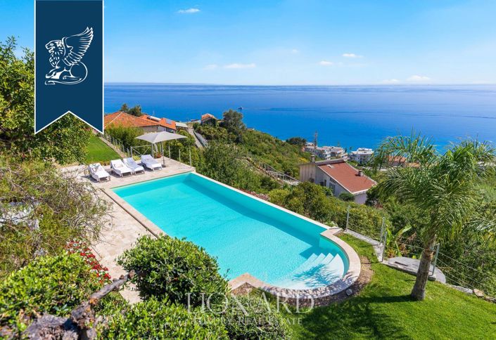 Image No.2-6 Bed Villa for sale
