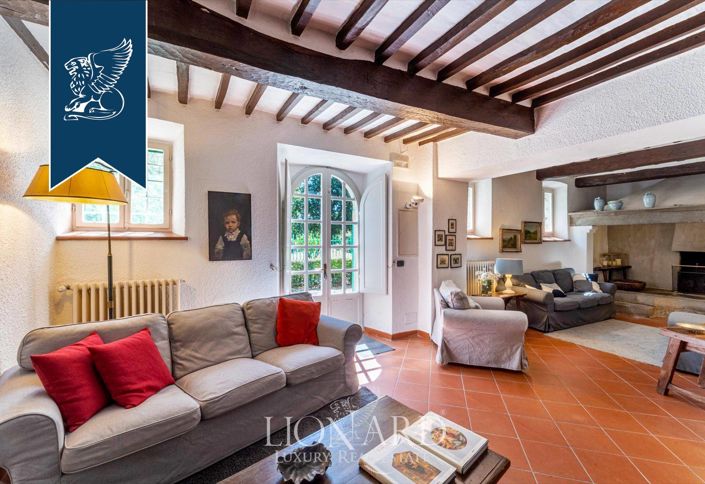 Image No.20-9 Bed Villa for sale