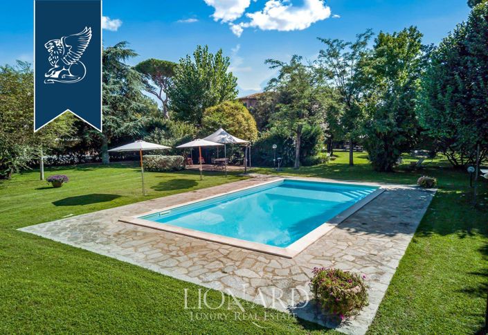 Image No.4-9 Bed Villa for sale