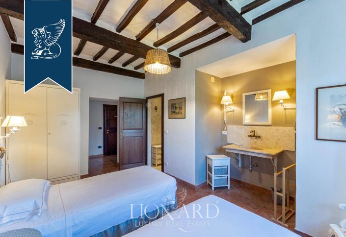 Image No.44-9 Bed Villa for sale