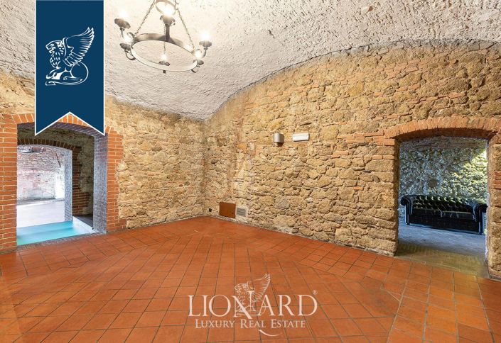 Image No.19-7 Bed Property for sale