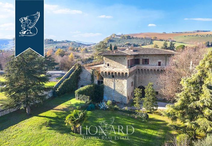 Image No.5-7 Bed Property for sale