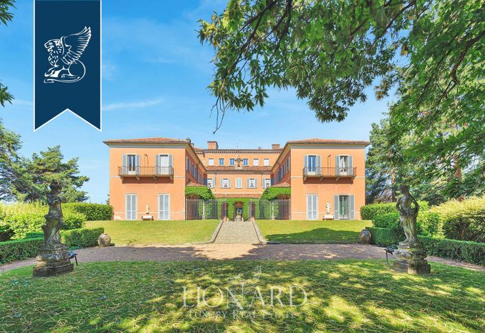 Image No.2-Villa de 20 chambres à vendre à Varese