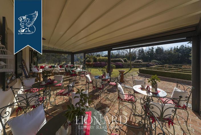 Image No.15-10 Bed Villa for sale