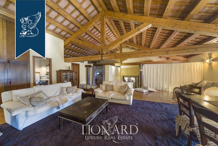 Image No.18-10 Bed Villa for sale