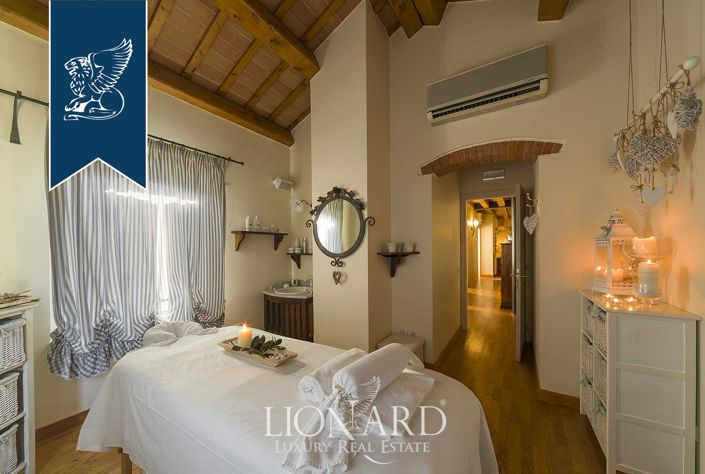 Image No.44-10 Bed Villa for sale