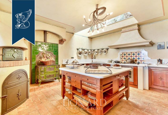 Image No.18-5 Bed Villa for sale