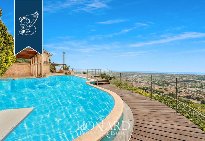 Image No.3-5 Bed Villa for sale