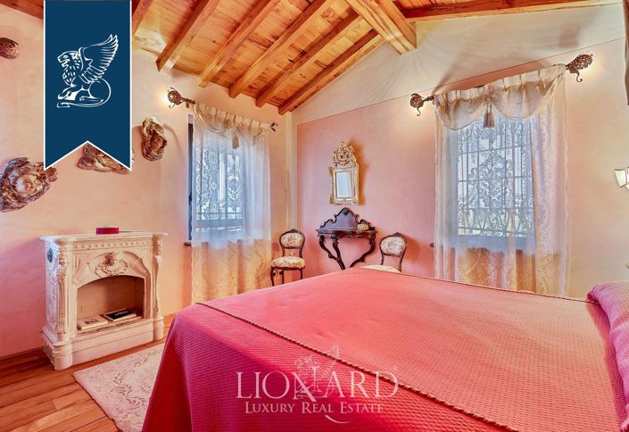 Image No.30-5 Bed Villa for sale