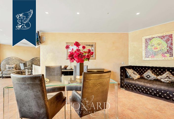 Image No.38-5 Bed Villa for sale