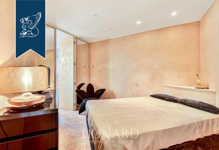 Image No.41-5 Bed Villa for sale