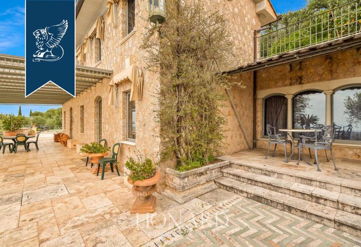 Image No.8-5 Bed Villa for sale