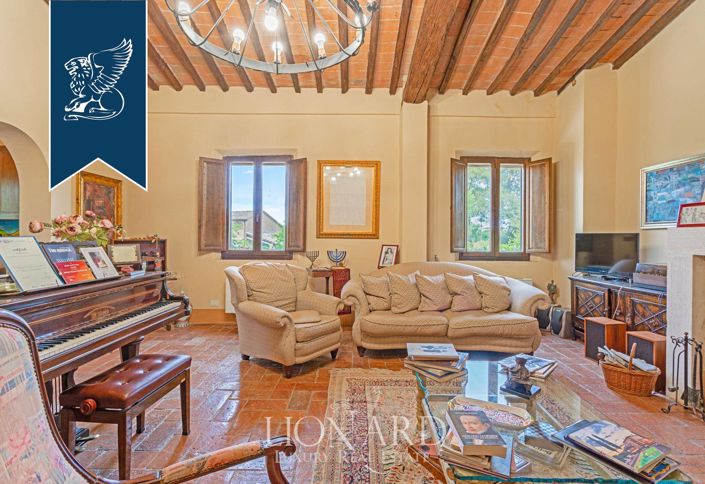 Image No.17-10 Bed Farmhouse for sale