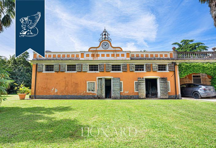 Image No.15-8 Bed Villa for sale
