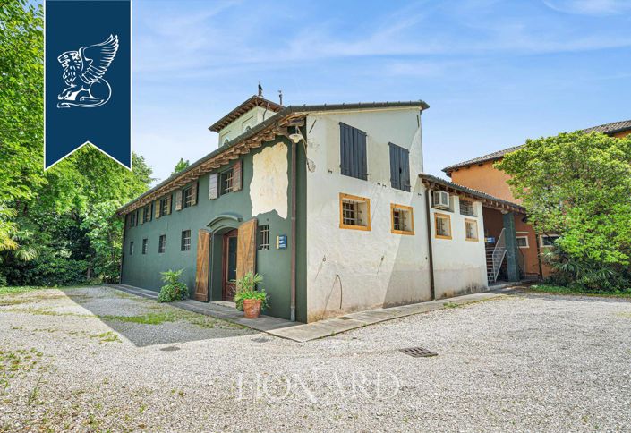 Image No.17-8 Bed Villa for sale