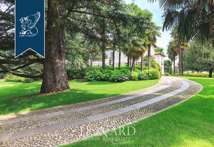 Image No.11-10 Bed Villa for sale