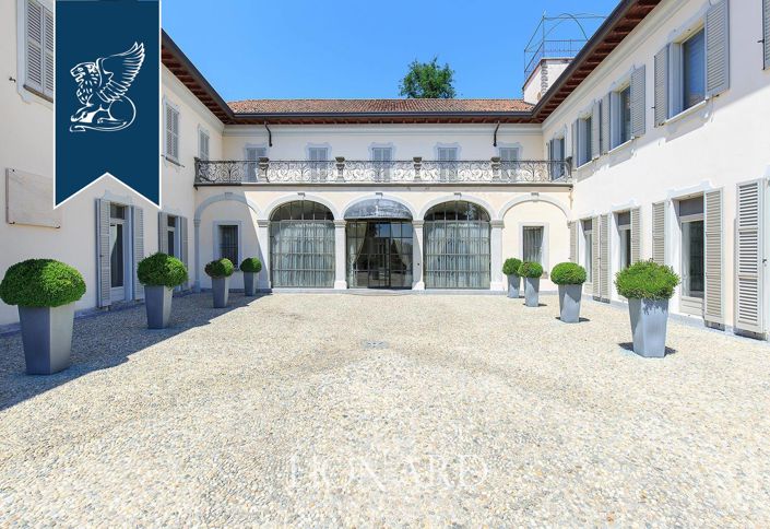 Image No.7-10 Bed Villa for sale