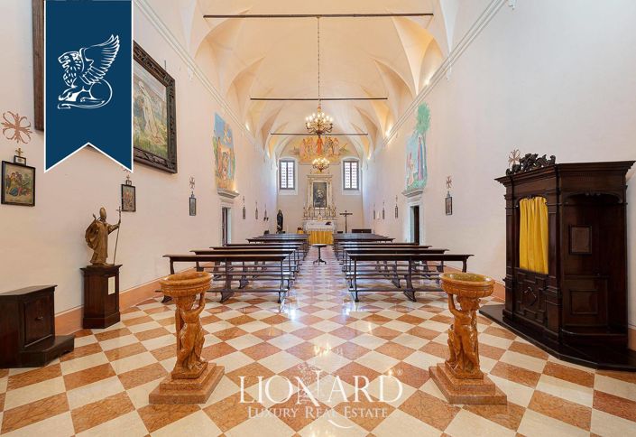 Image No.40-20 Bed Villa for sale