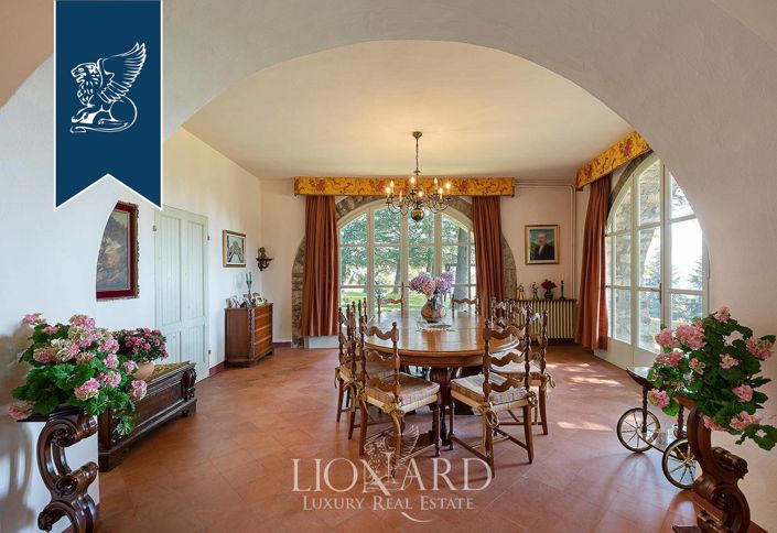 Image No.44-20 Bed Villa for sale