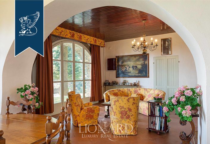 Image No.48-20 Bed Villa for sale