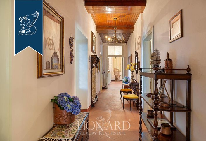 Image No.50-20 Bed Villa for sale