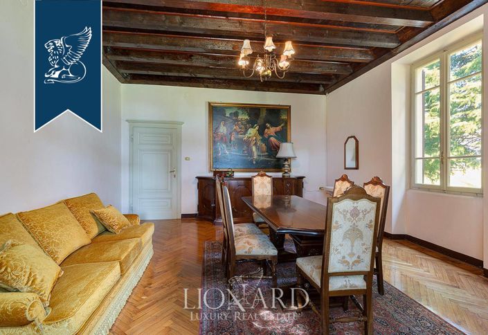 Image No.55-20 Bed Villa for sale