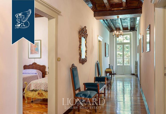Image No.57-20 Bed Villa for sale