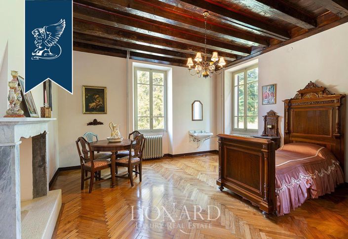 Image No.58-20 Bed Villa for sale