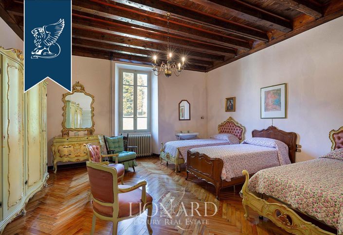 Image No.60-20 Bed Villa for sale