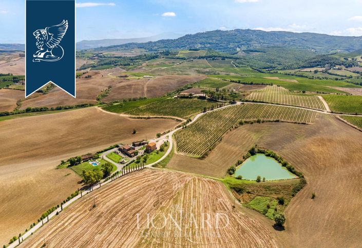 Image No.4-Ferme de 15 chambres à vendre à Montalcino