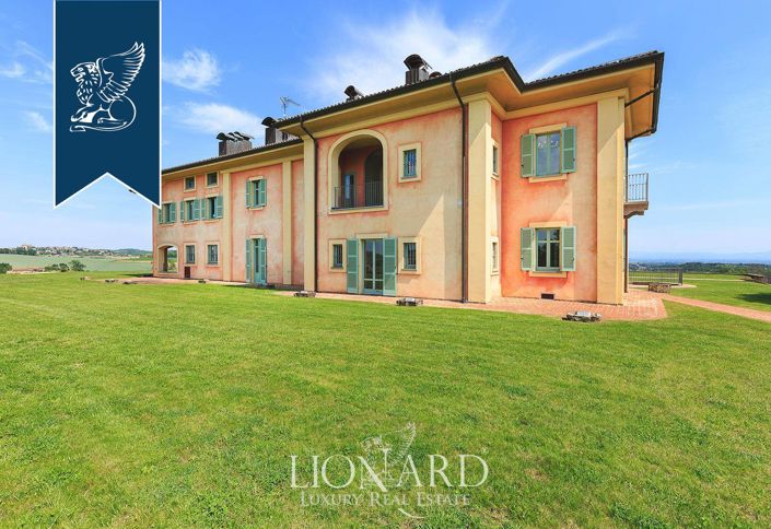 Image No.30-11 Bed Villa for sale
